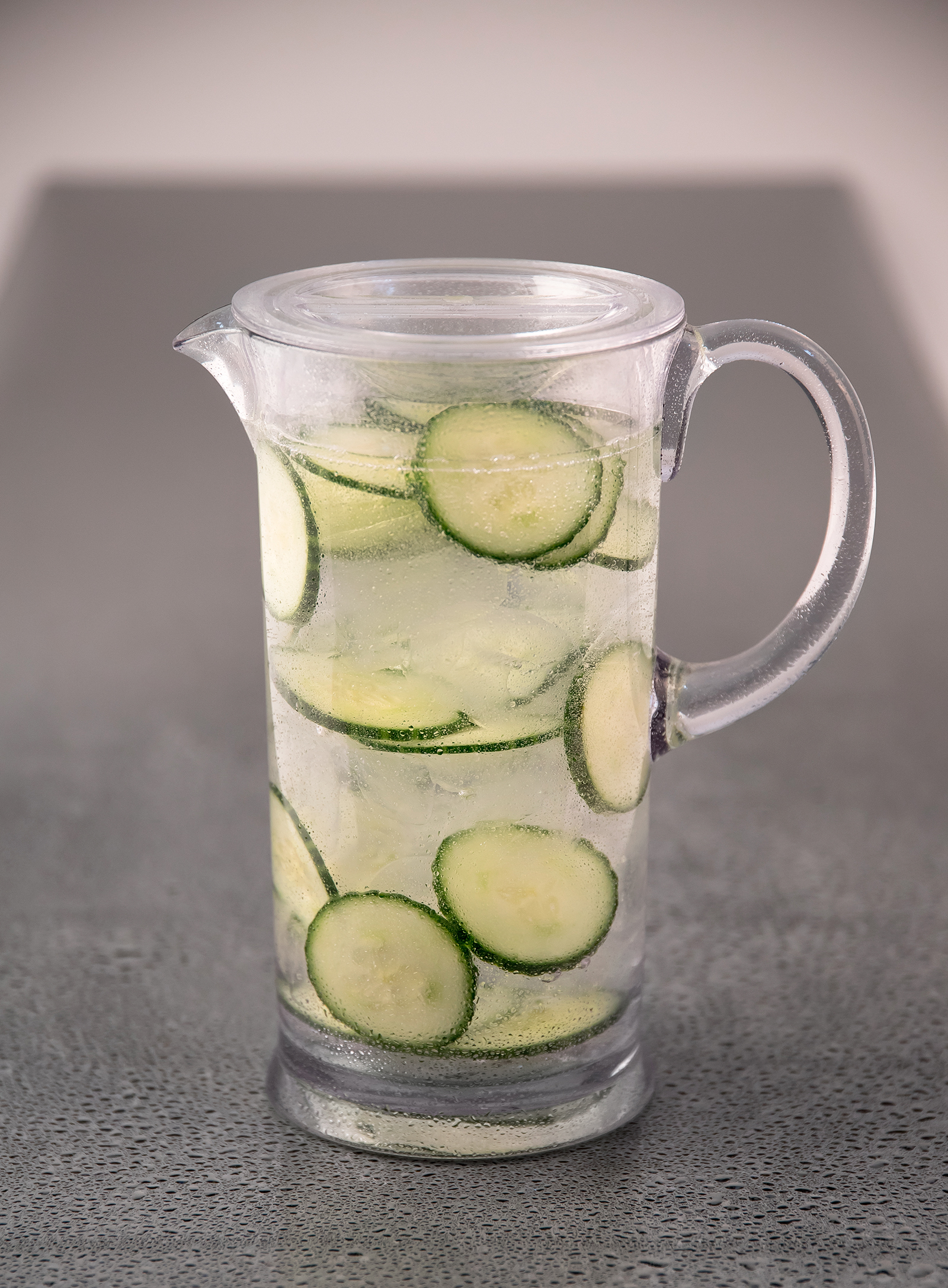 Pitcher 1,5 L, with lid, Tritan