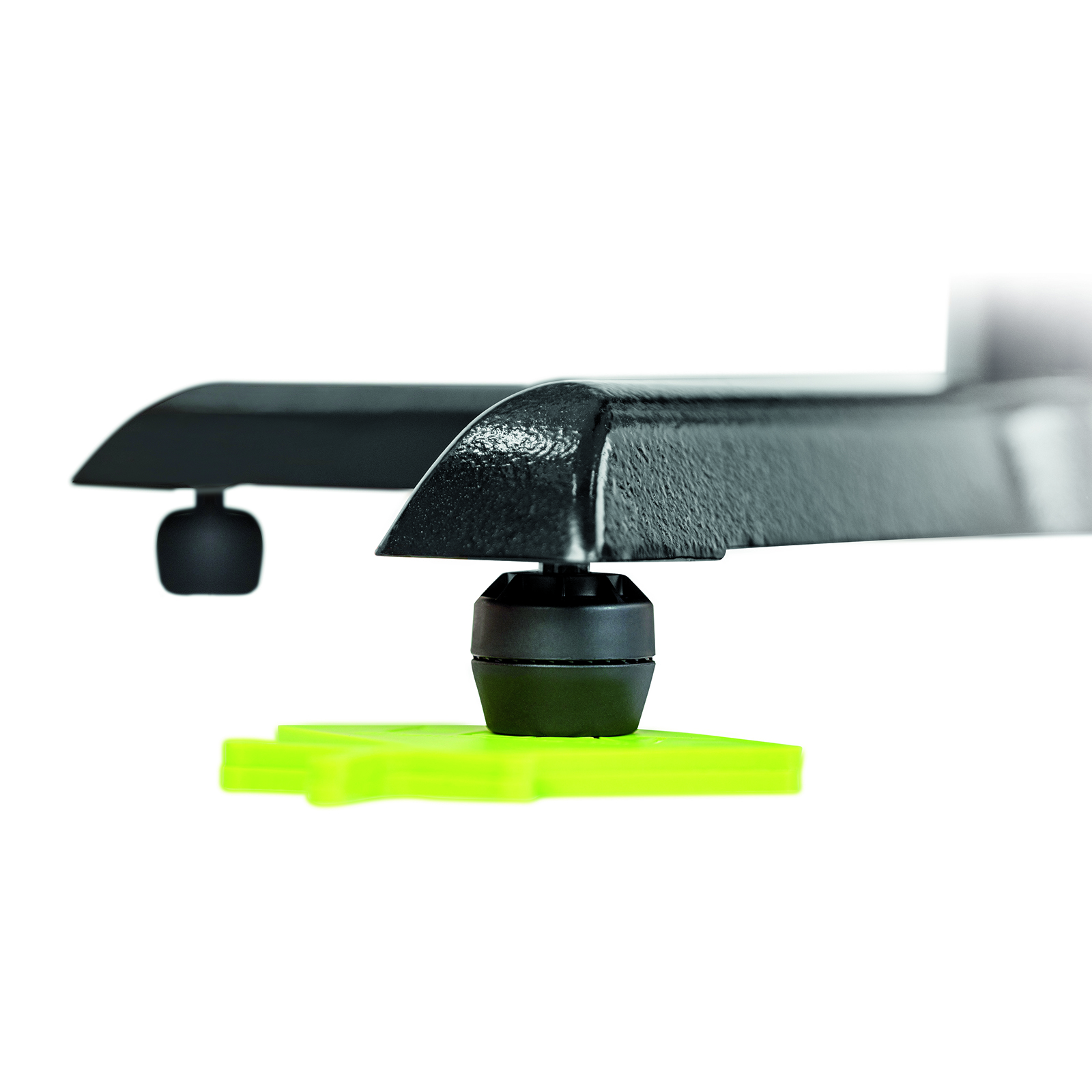 Justerbare føtter M8